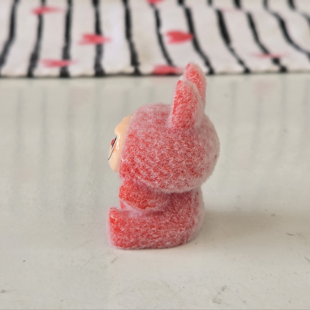 🍒🍒 Red Fuzzy Labubu Mini Figurine - Picture 3 of 6